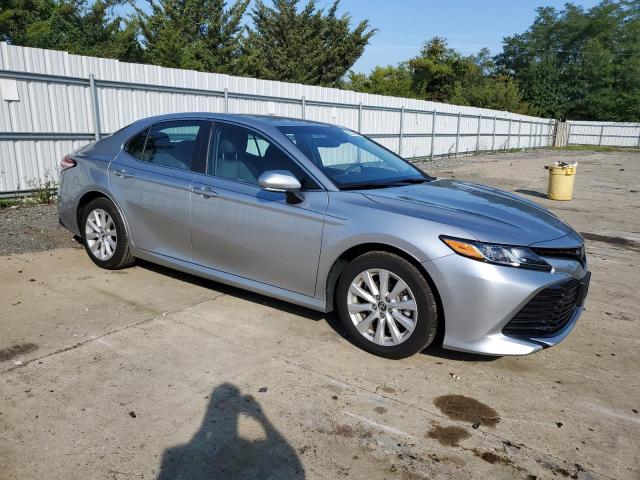 2018 TOYOTA CAMRY L 4T1B11HK1JU063812