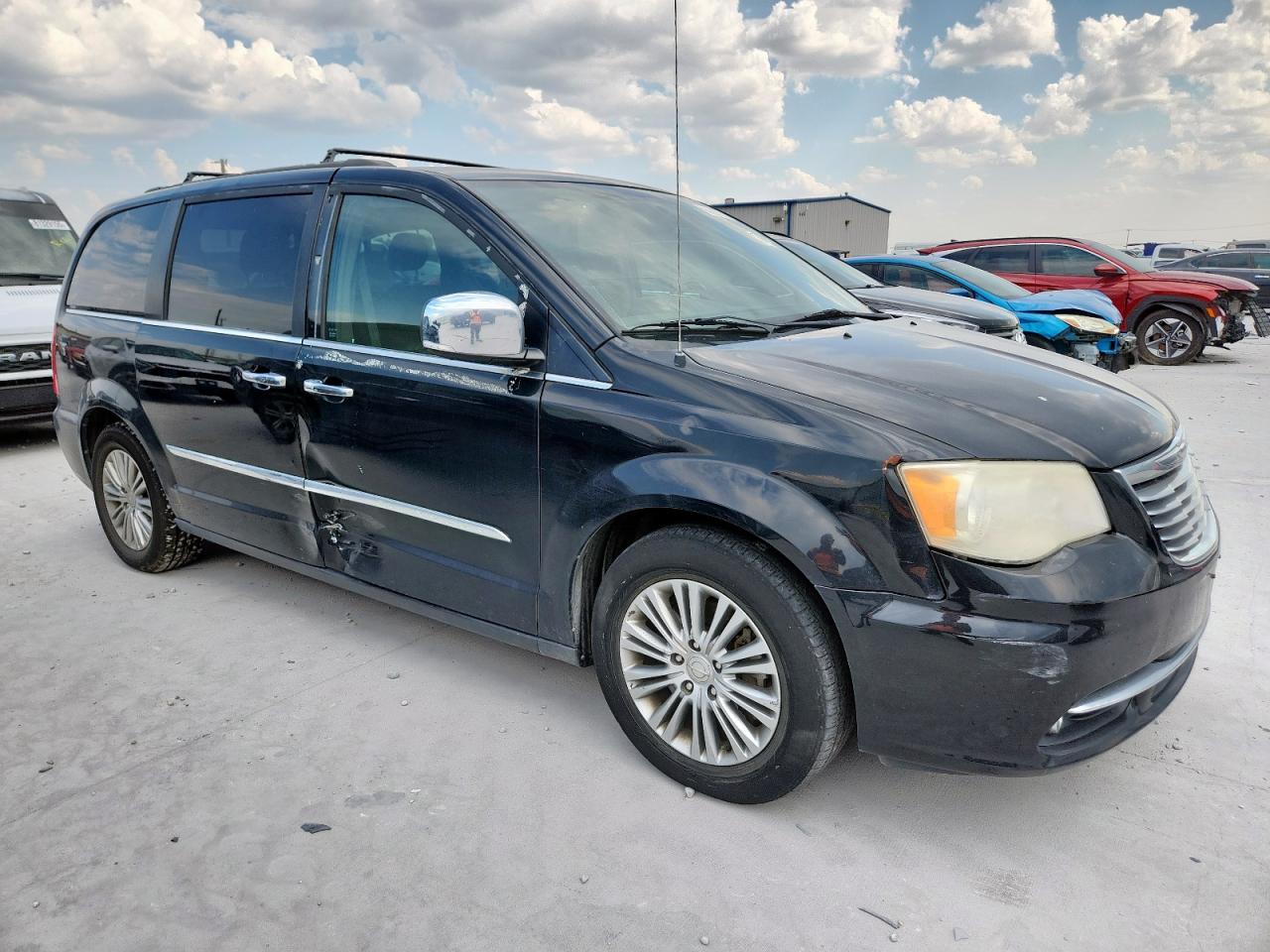 CHRYSLER TOWN & COUNTRY TOURING L