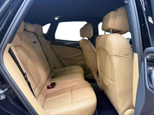 2017 PORSCHE MACAN WP1AA2A53HLB03XXX