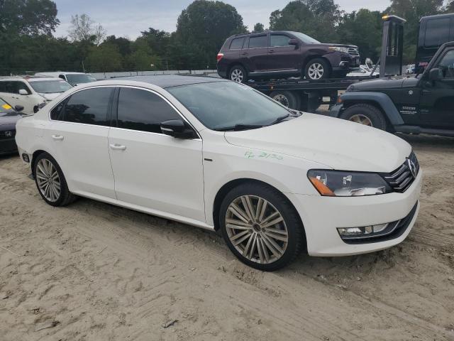 2015 VOLKSWAGEN PASSAT SE 1VWBT7A34FC021794