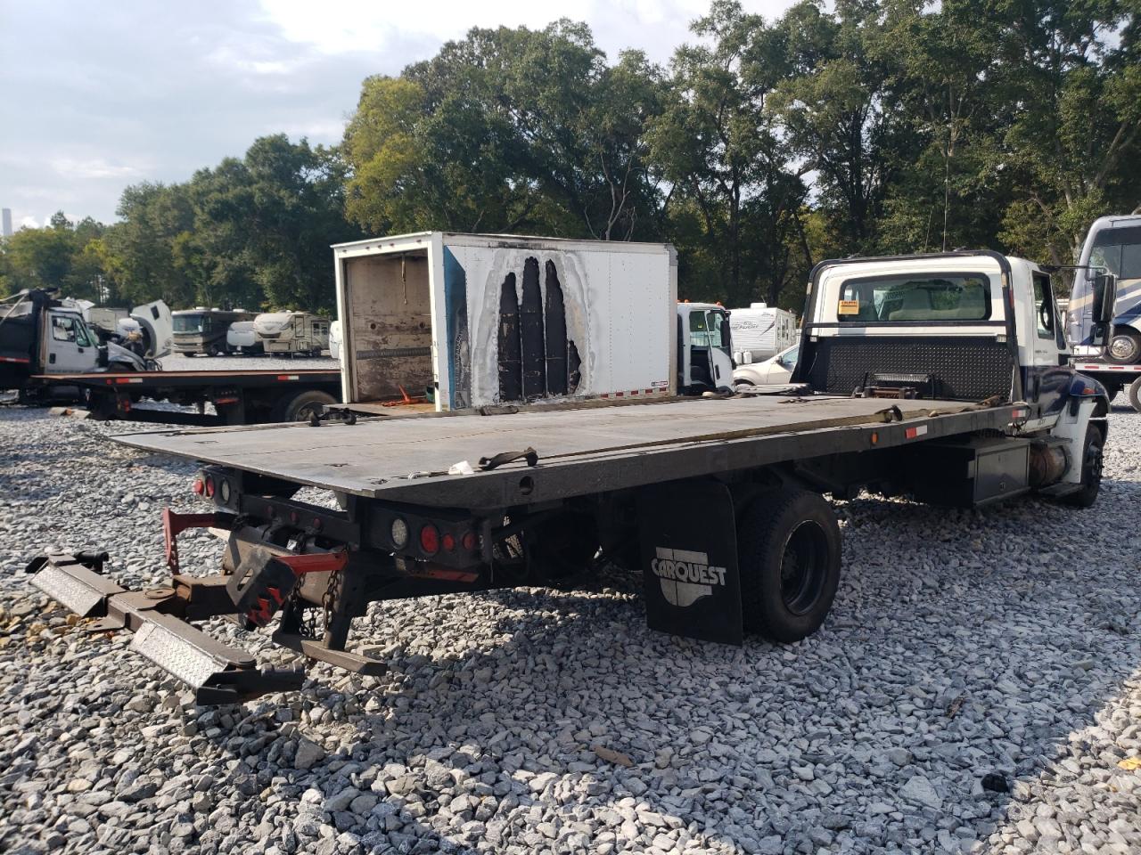 Lot #3264650916 2004 INTERNATIONAL 4000 4300