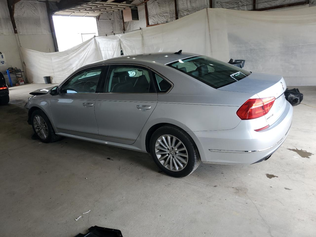 VOLKSWAGEN PASSAT SE