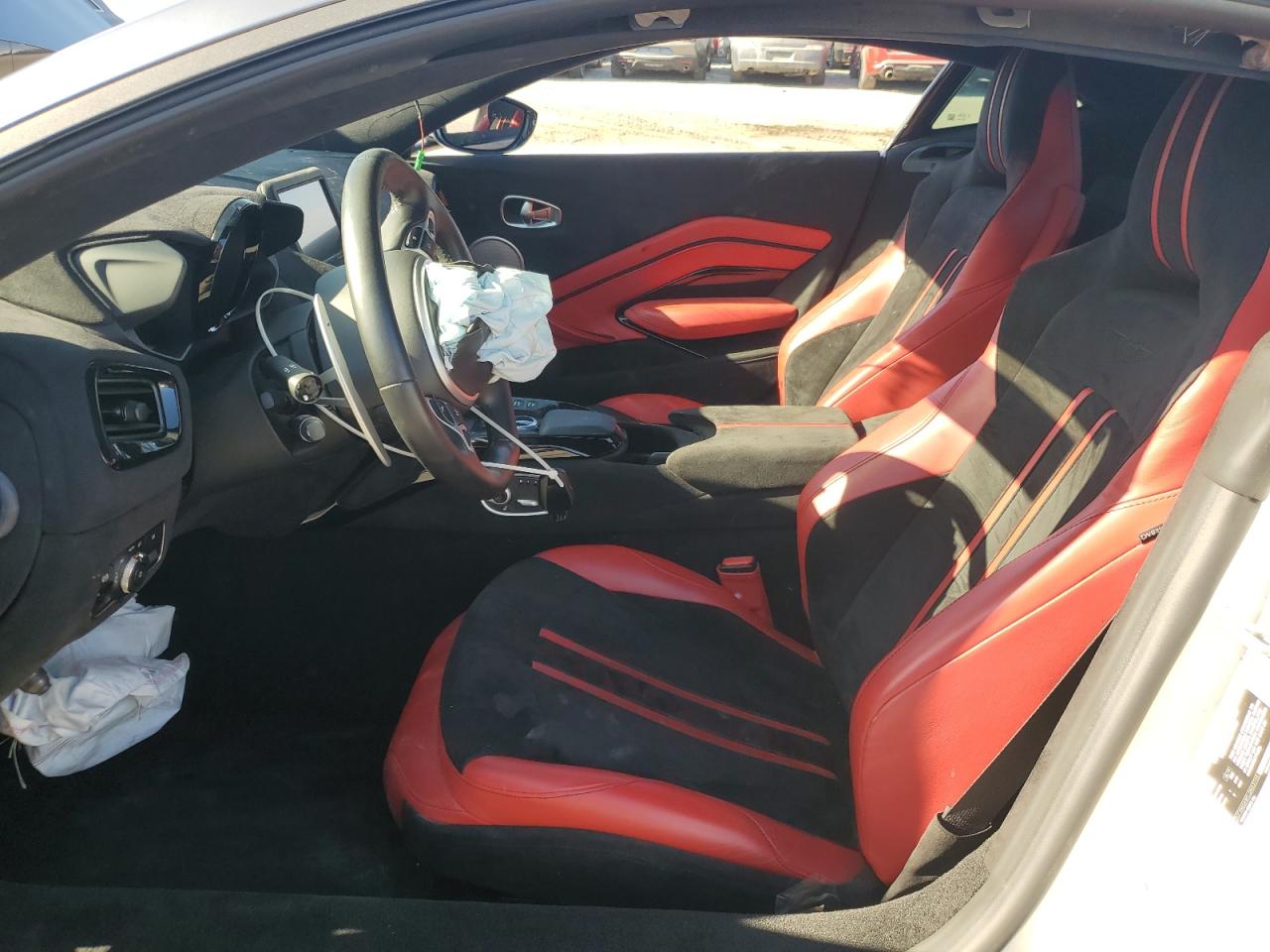 ASTON MARTIN VANTAGE