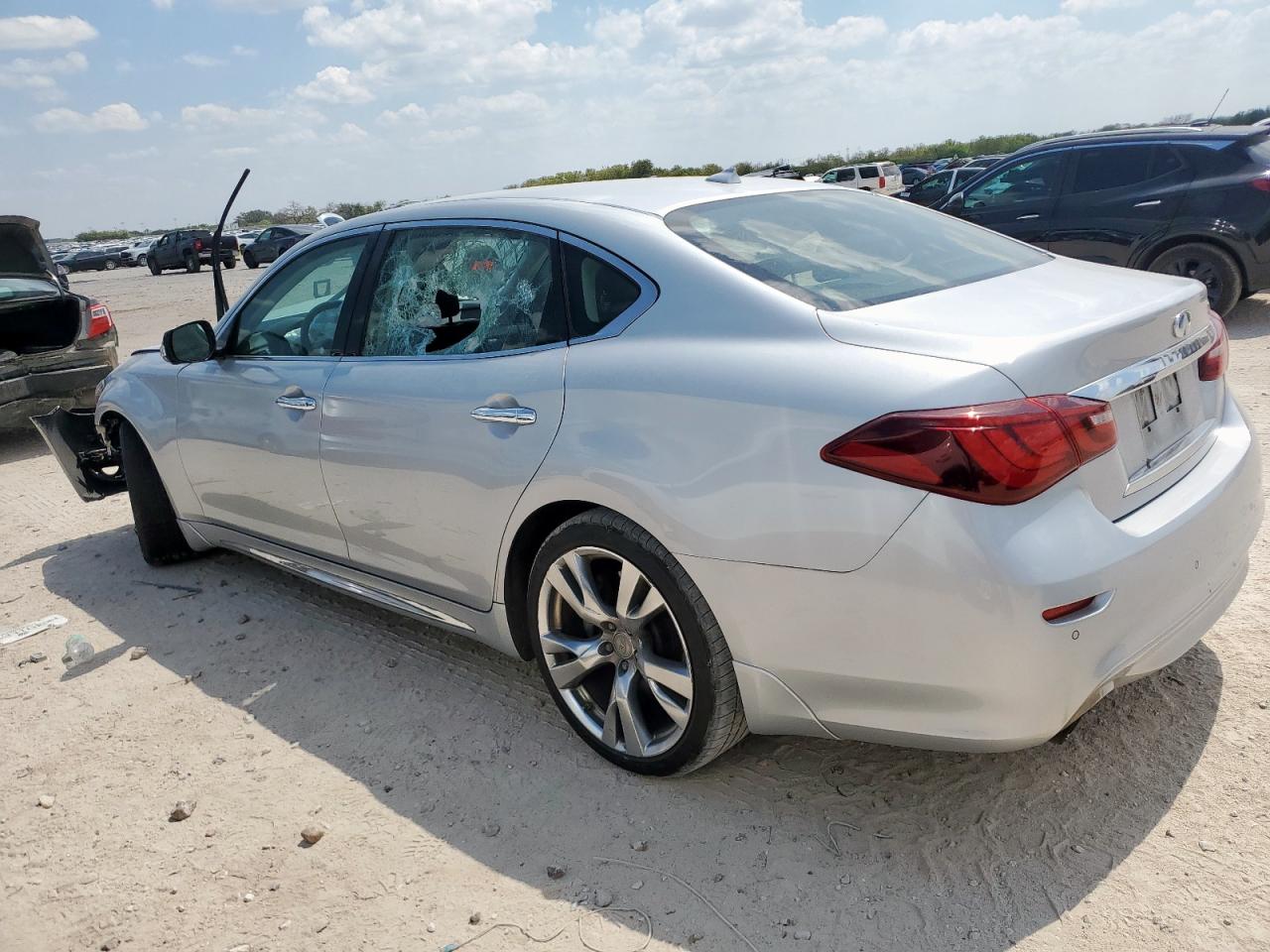 INFINITI Q70 3.7 LUXE