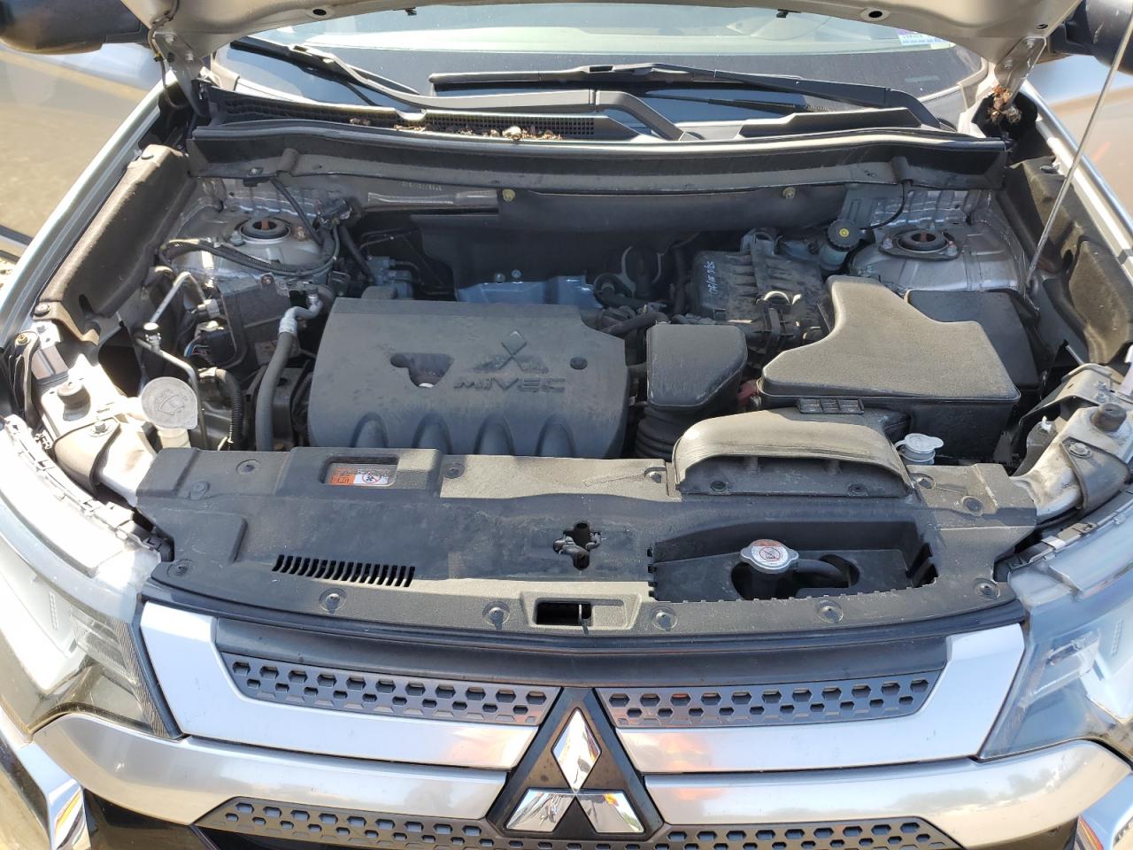 MITSUBISHI OUTLANDER ES