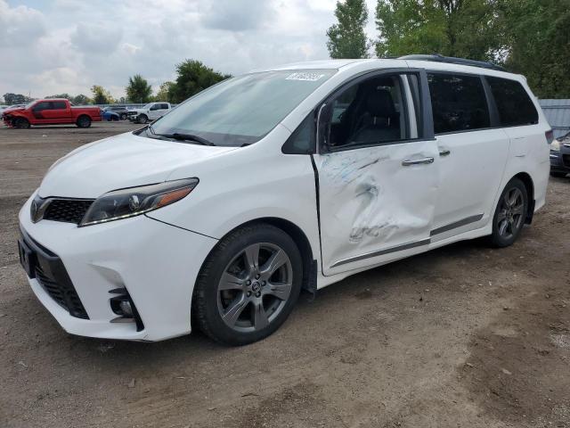 TOYOTA SIENNA SE