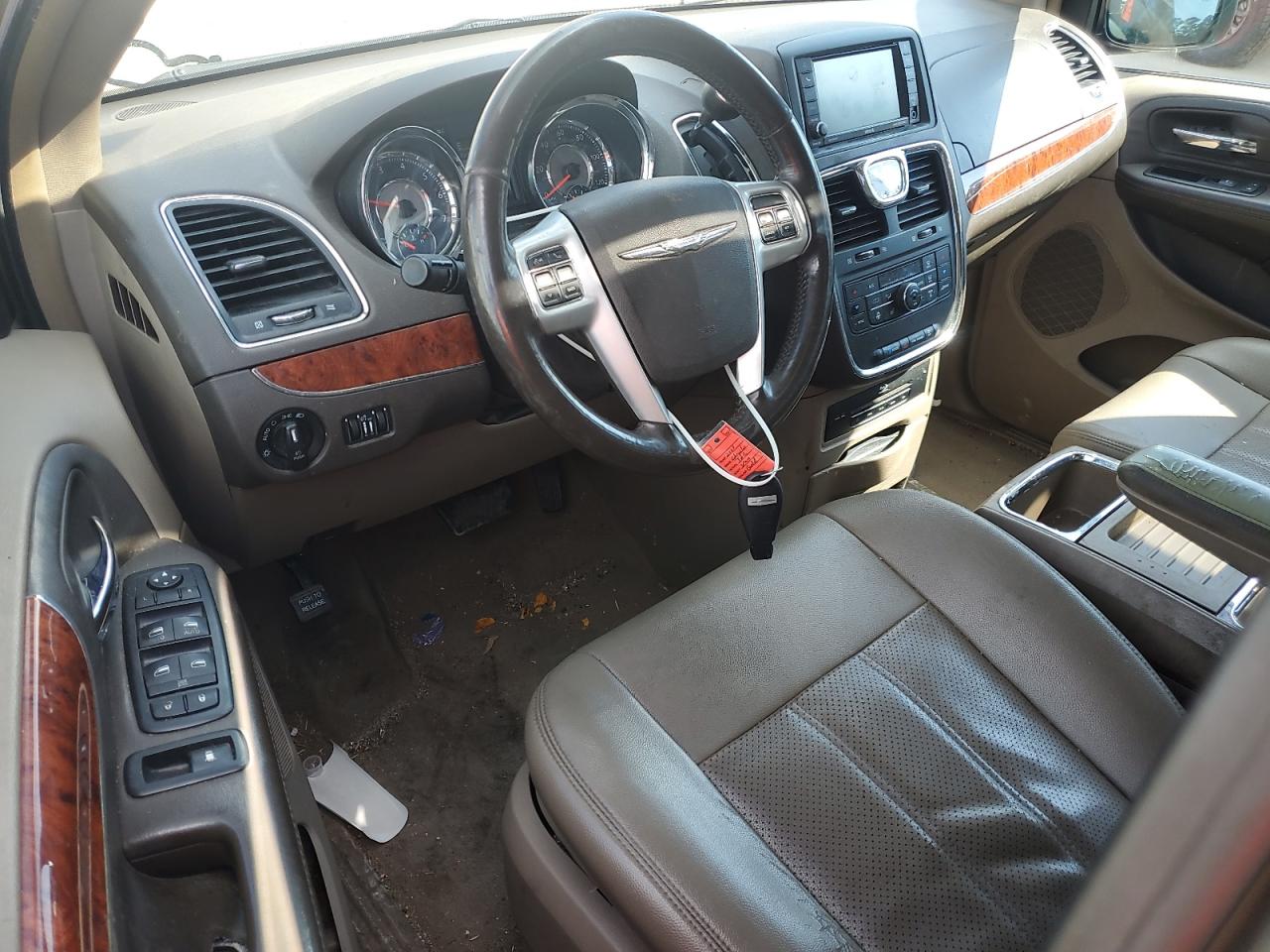 CHRYSLER TOWN & COUNTRY TOURING L