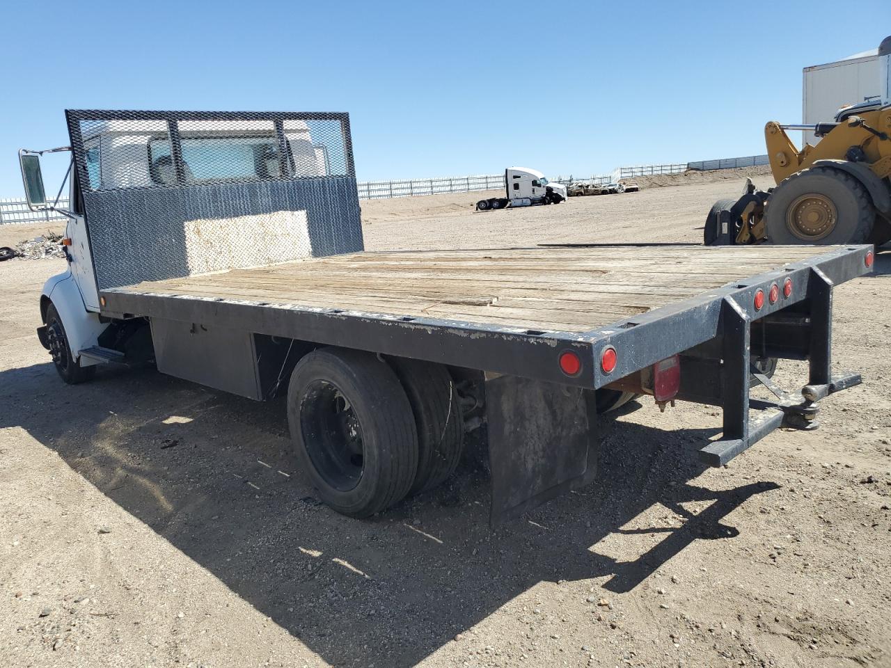 Lot #3235034008 1995 INTERNATIONAL 4000 4700