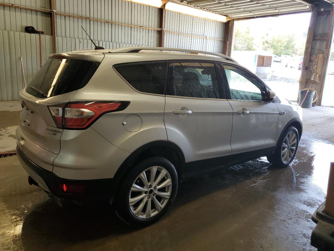 FORD ESCAPE TITANIUM