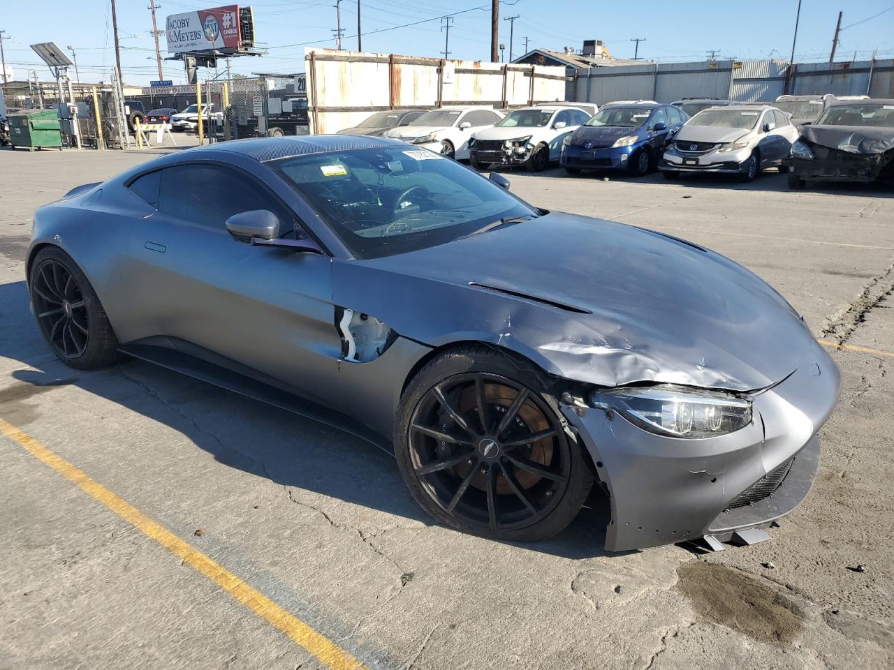 ASTON MARTIN VANTAGE