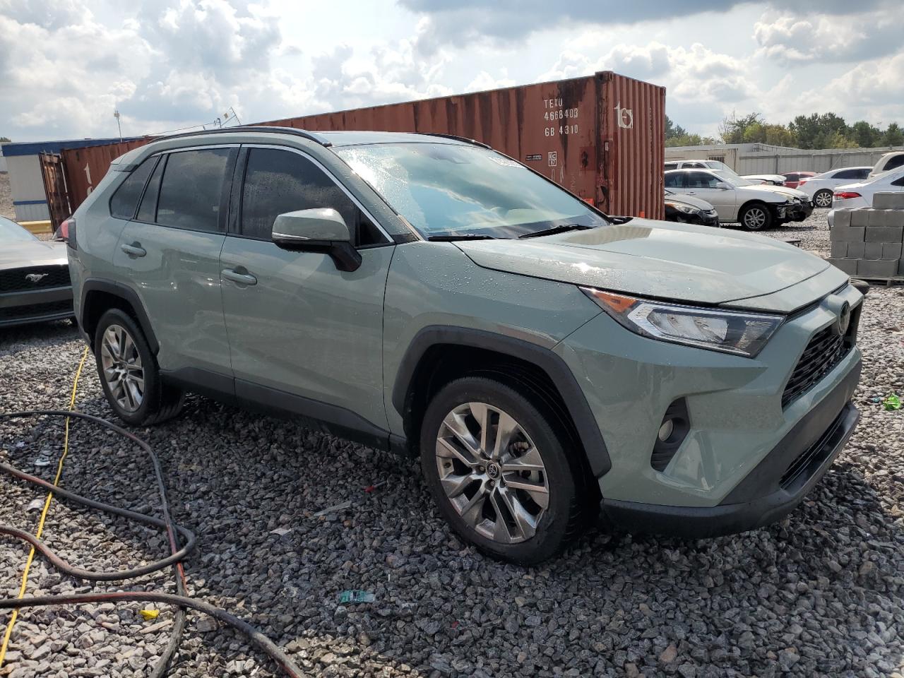TOYOTA RAV4 XLE PREMIUM