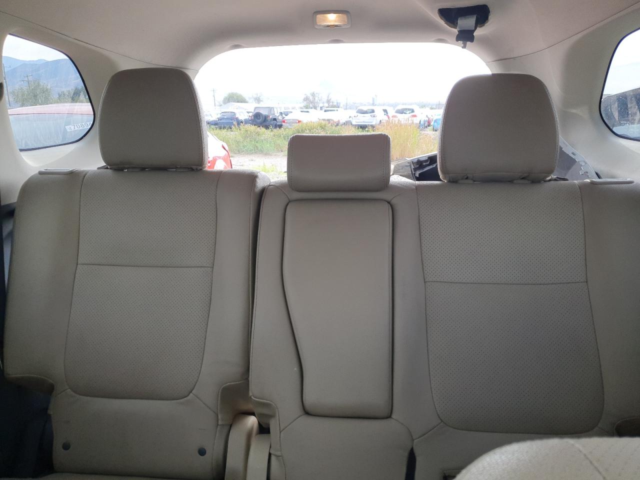 MITSUBISHI OUTLANDER SE