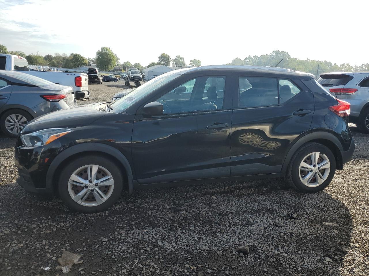 NISSAN KICKS S
