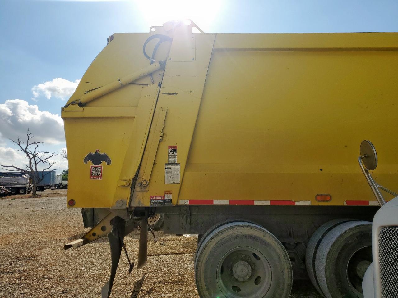 Lot #3246804828 2016 MACK 600 LEU600