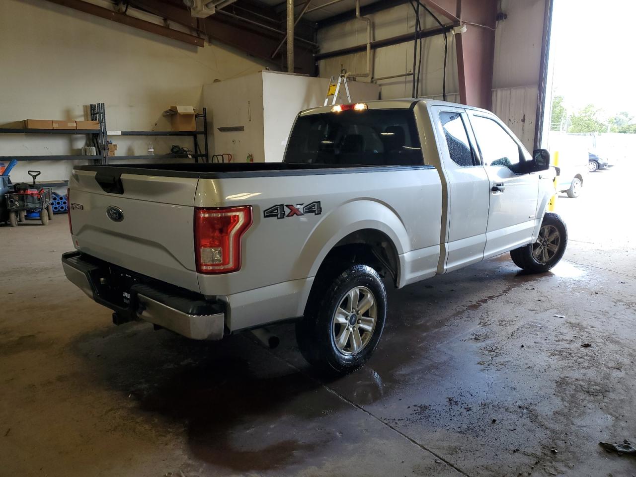 FORD F-150 SUPER CAB