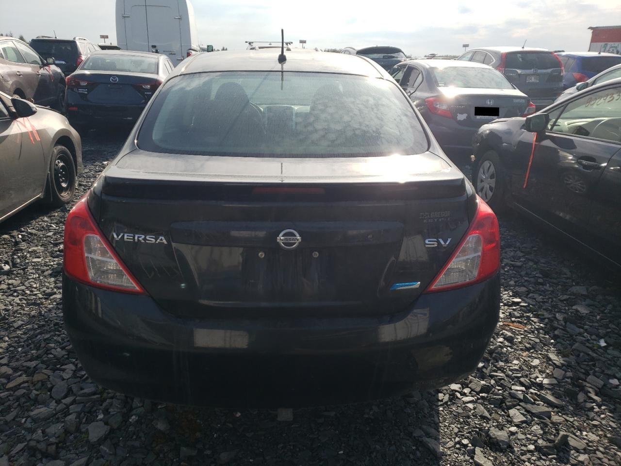 NISSAN VERSA S