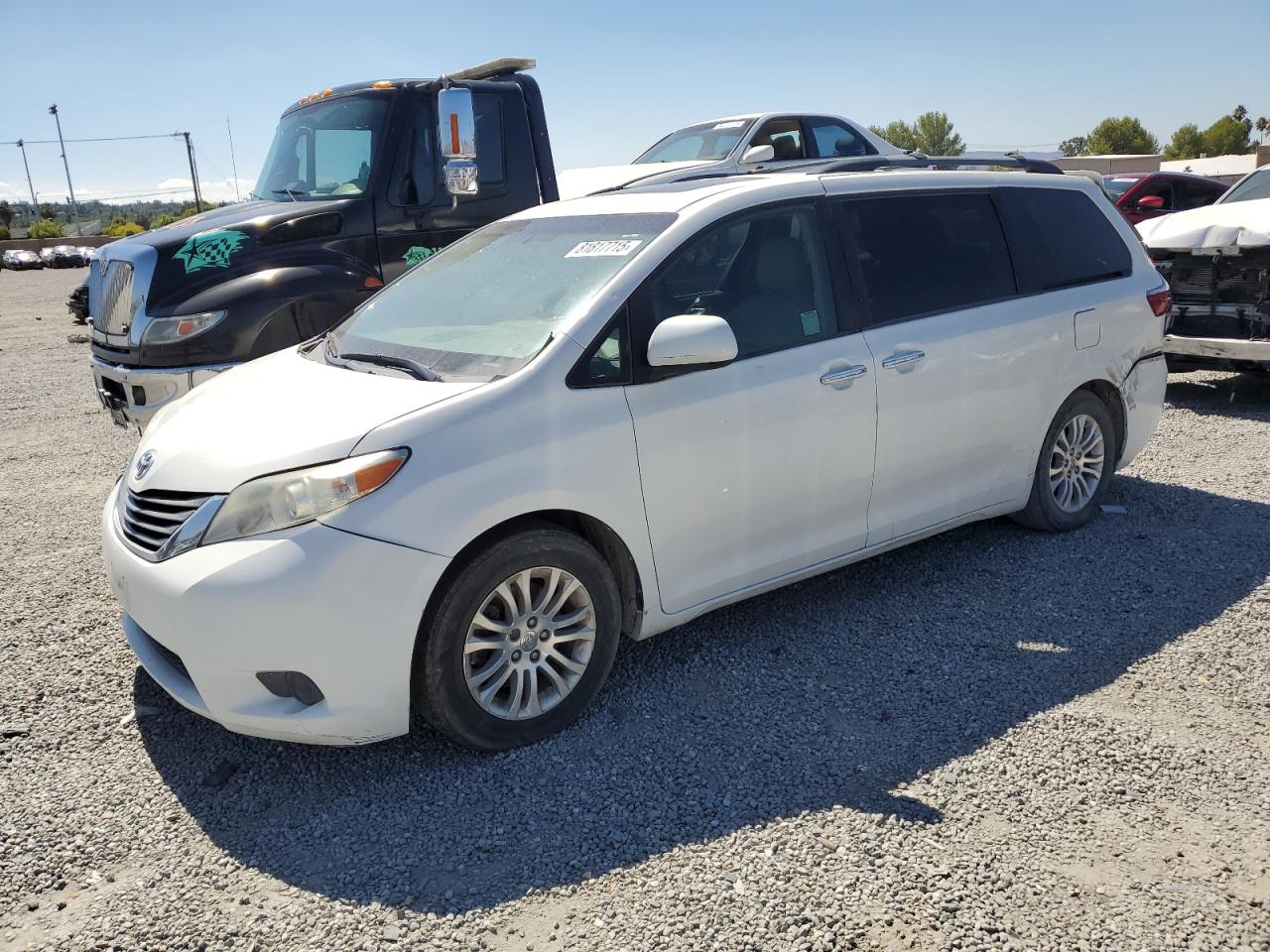 TOYOTA SIENNA XLE
