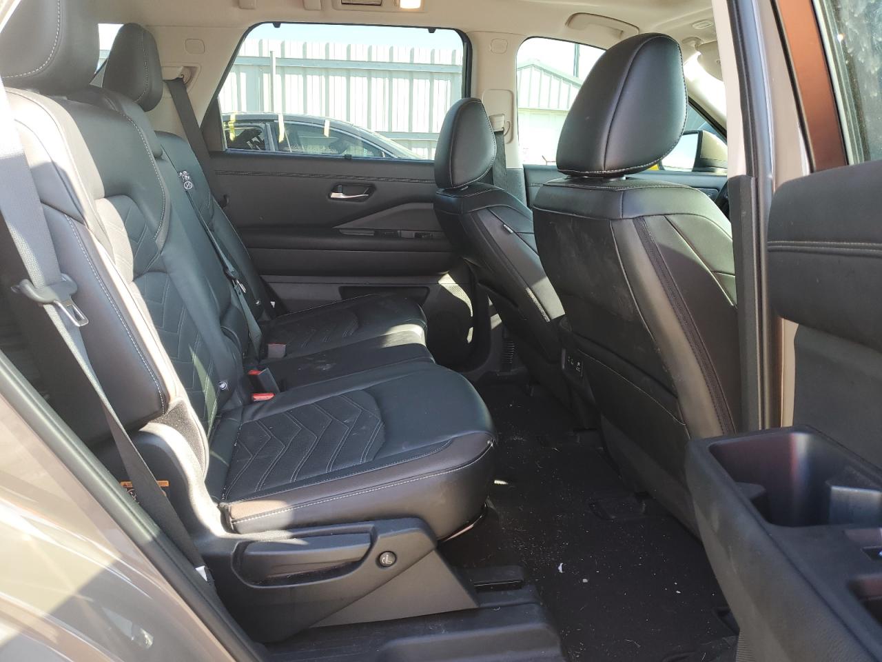 NISSAN PATHFINDER PLATINUM