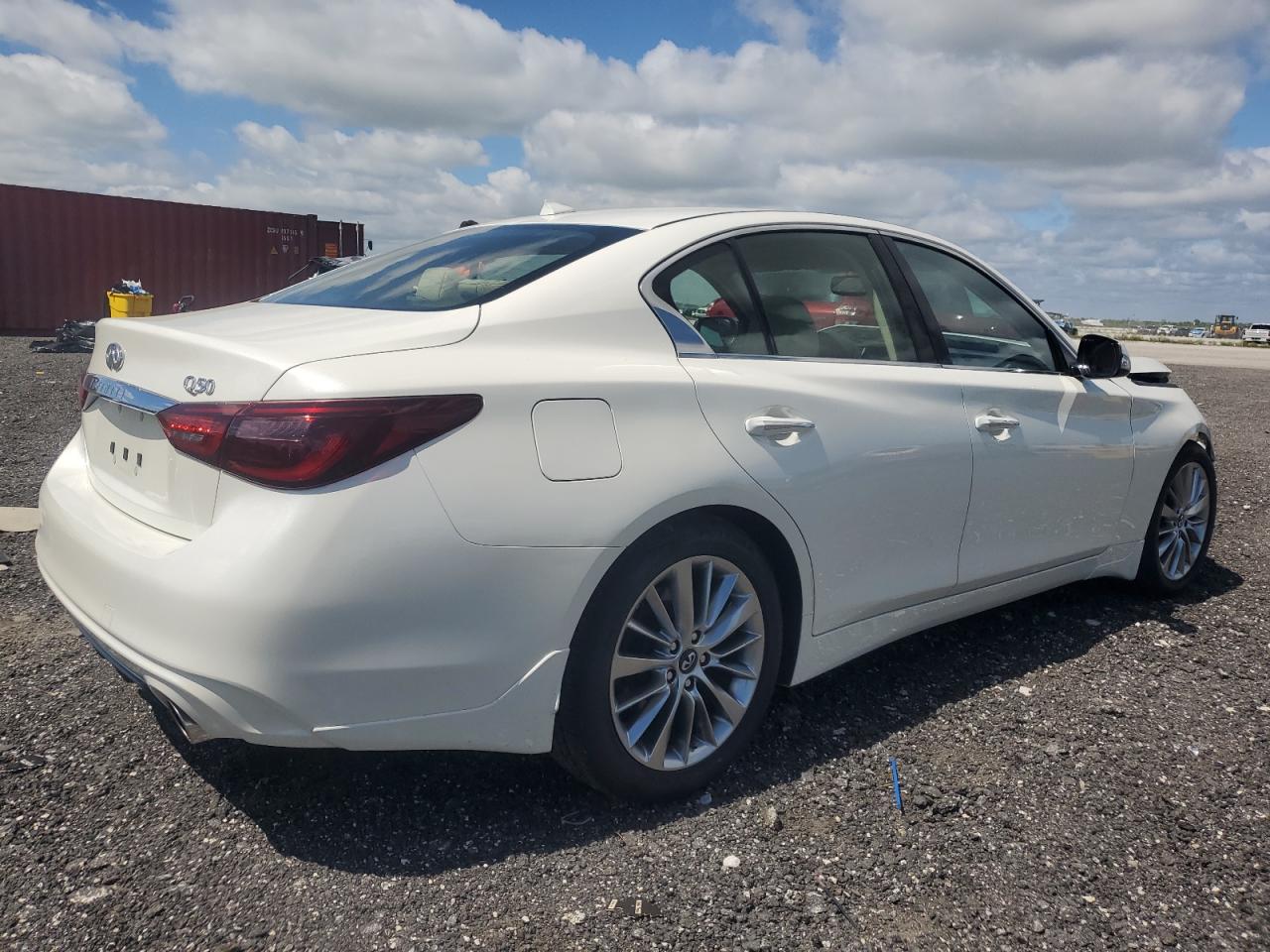 INFINITI Q50 LUXE
