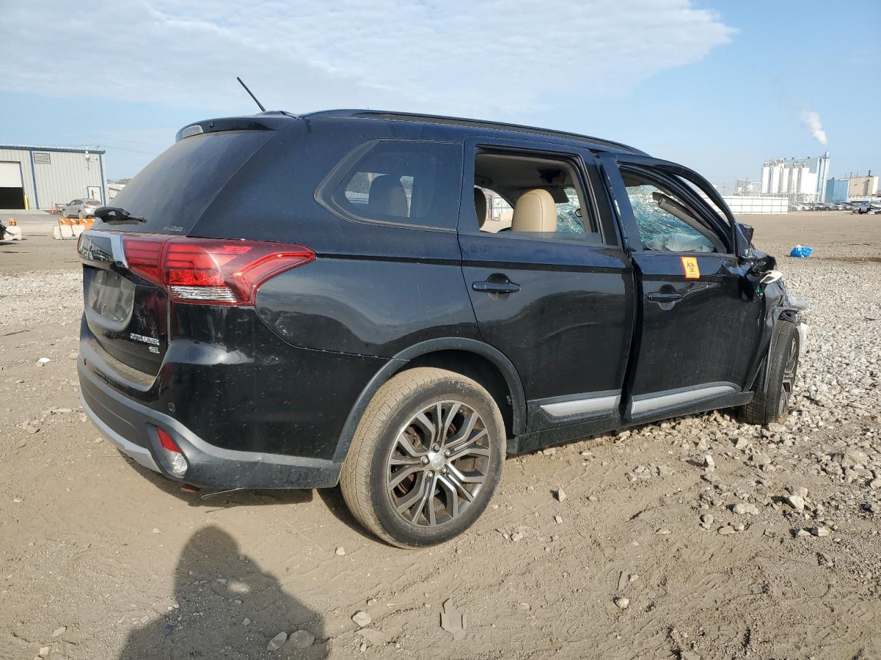 MITSUBISHI OUTLANDER SE