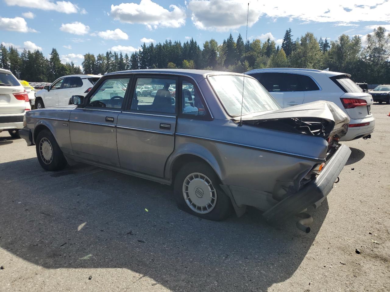 Lot #3308233211 1991 VOLVO 240