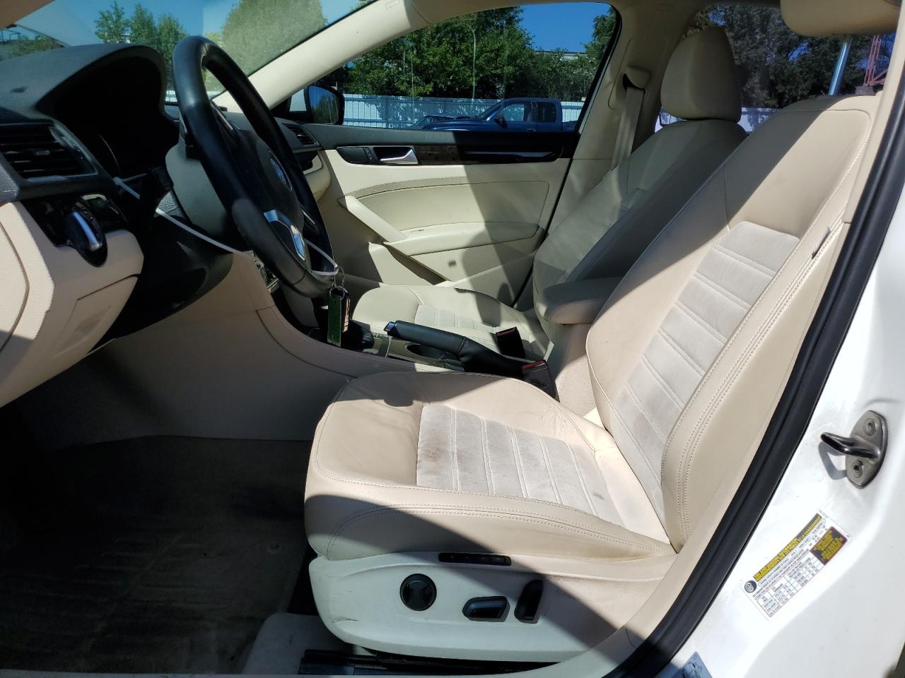 VOLKSWAGEN PASSAT SEL