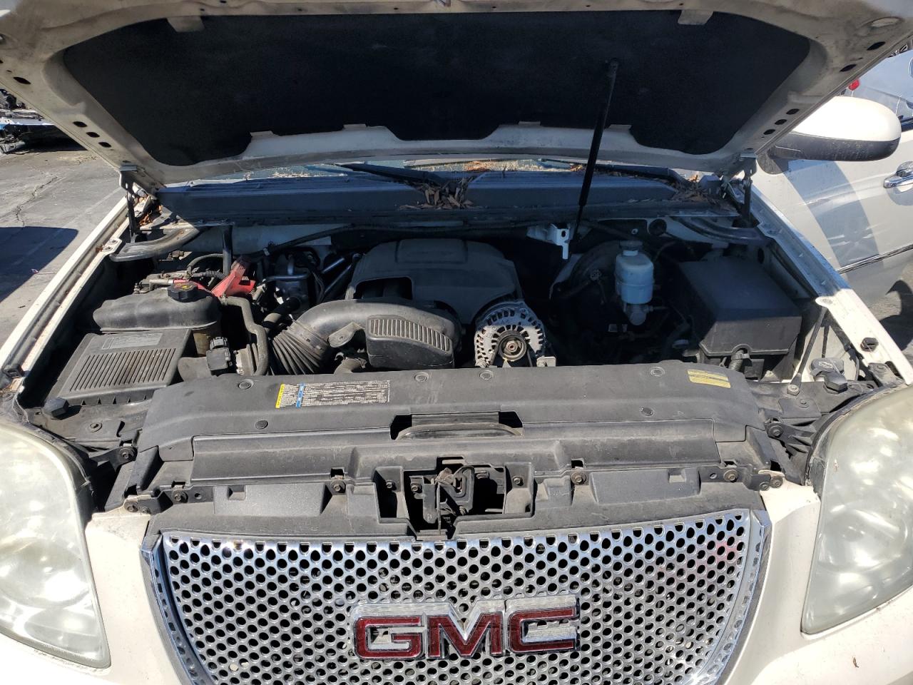 GMC YUKON DENALI