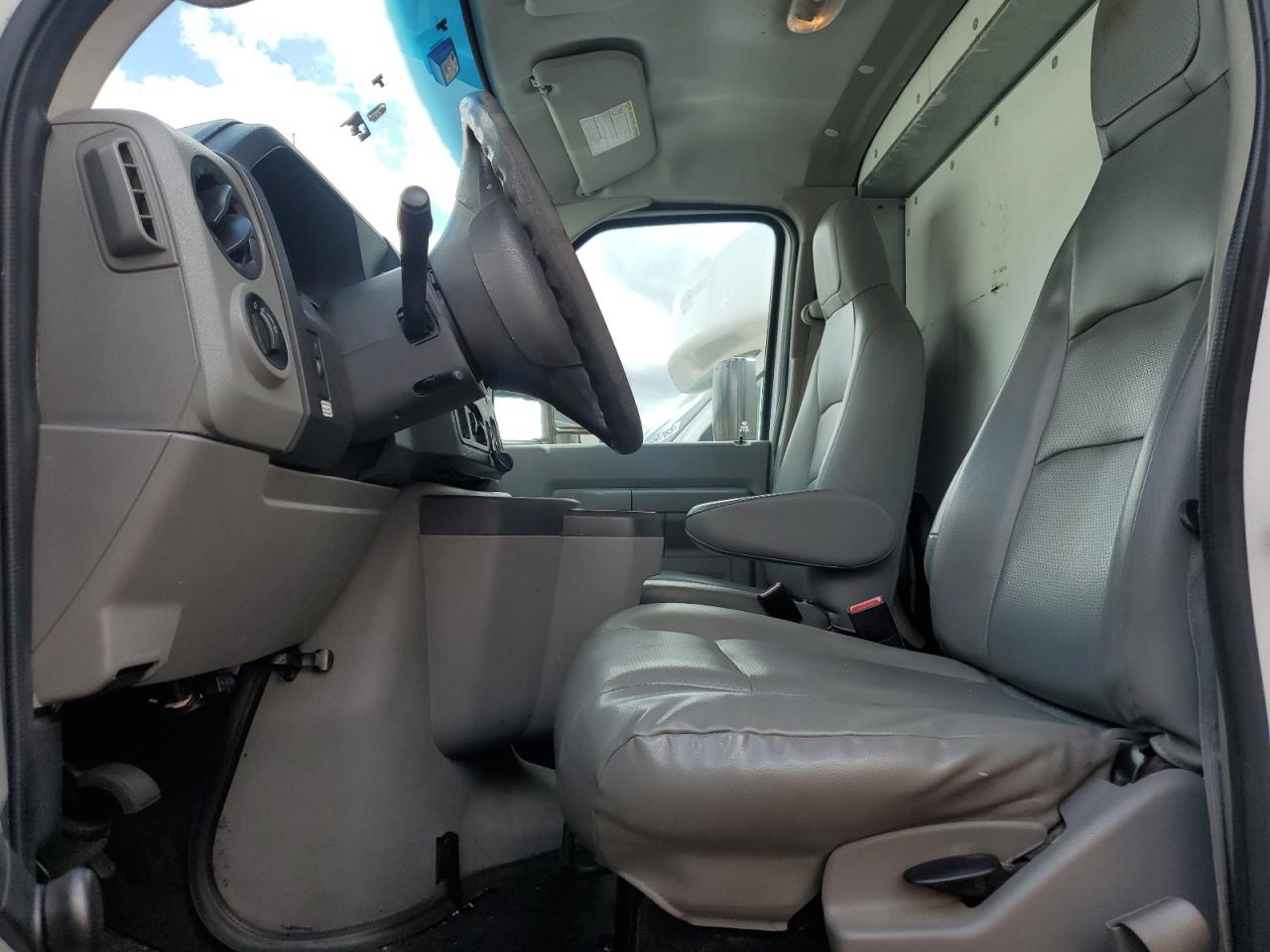 FORD ECONOLINE E350 SUPER DUTY CUTAWAY VAN