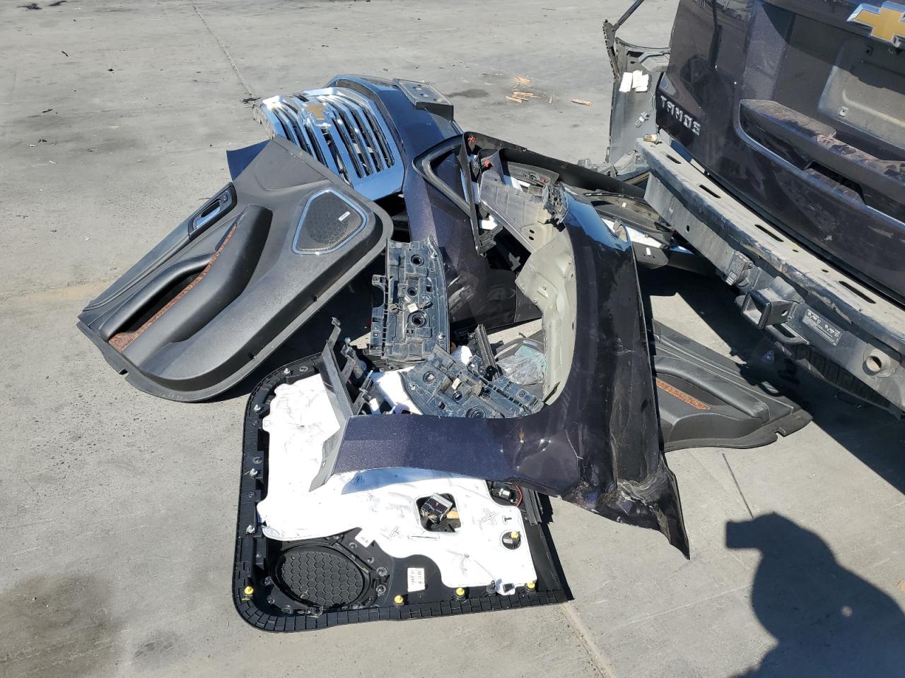 CHEVROLET TAHOE C1500 LTZ