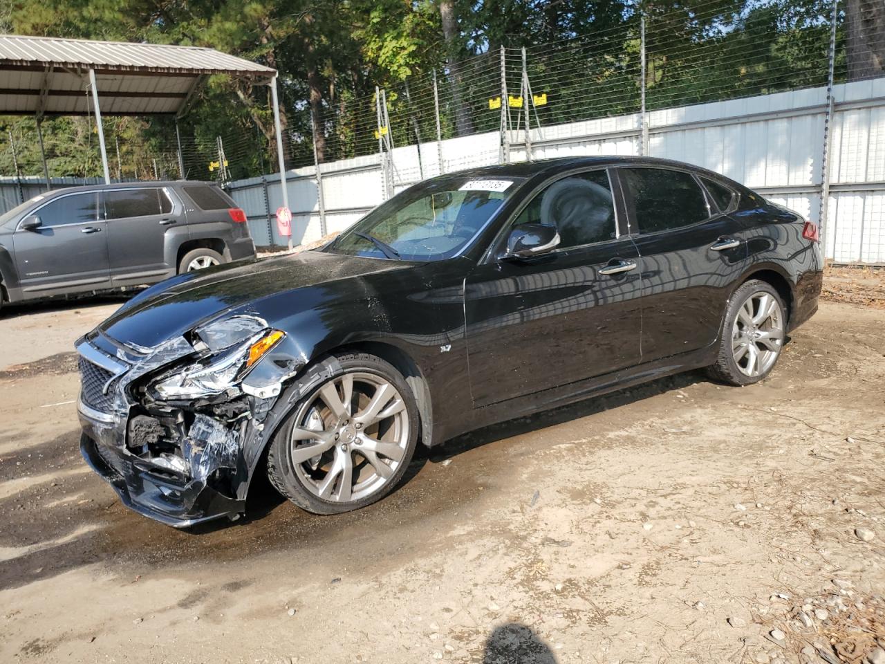 INFINITI Q70 3.7