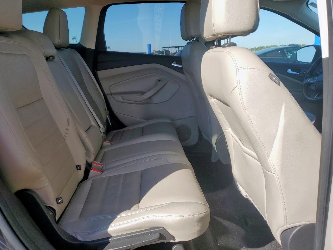 FORD ESCAPE TITANIUM