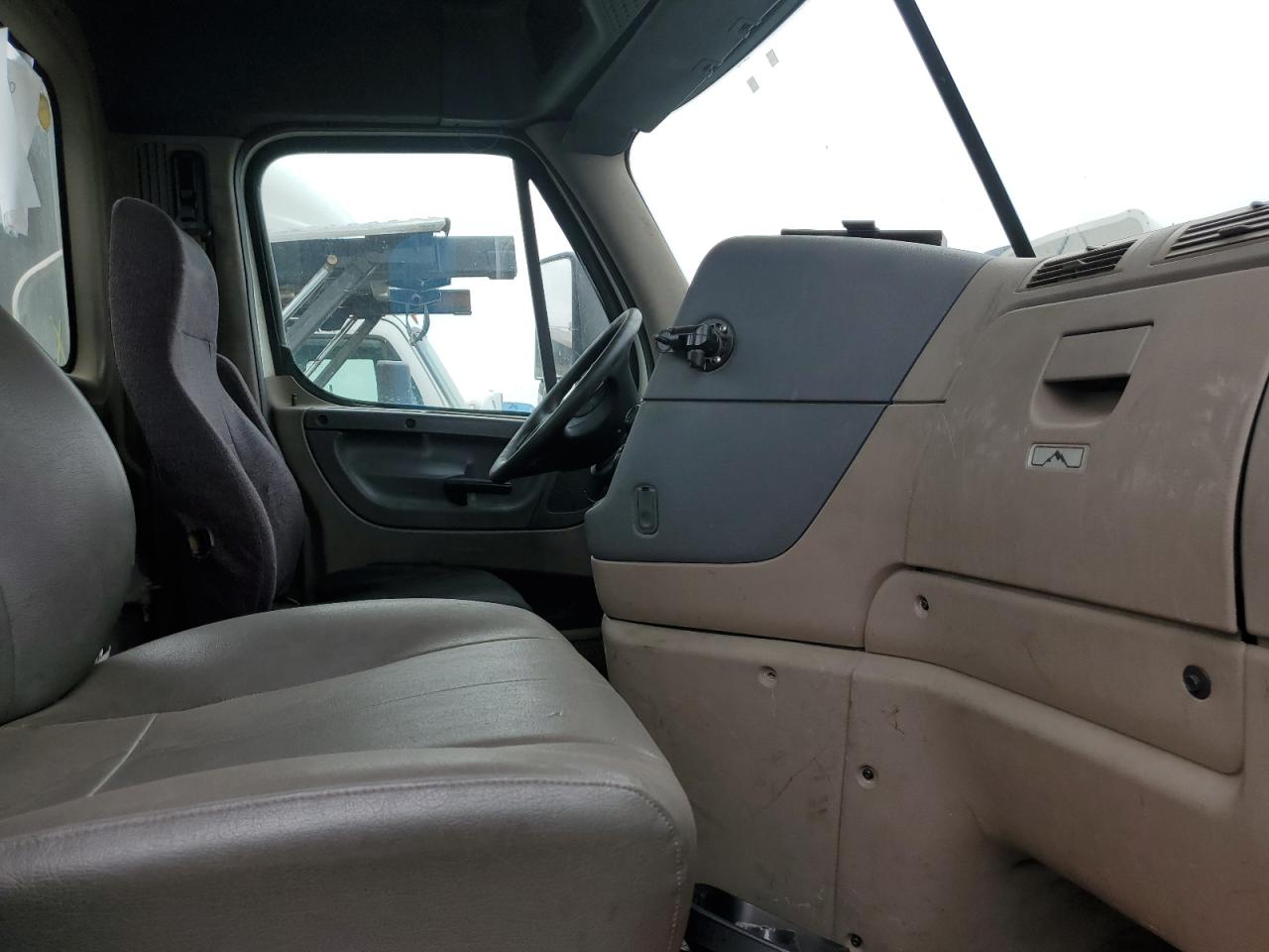 Lot #3245408403 2016 FREIGHTLINER CASCADIA 1