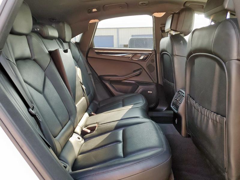 2018 PORSCHE MACAN WP1AA2A58JLB04662