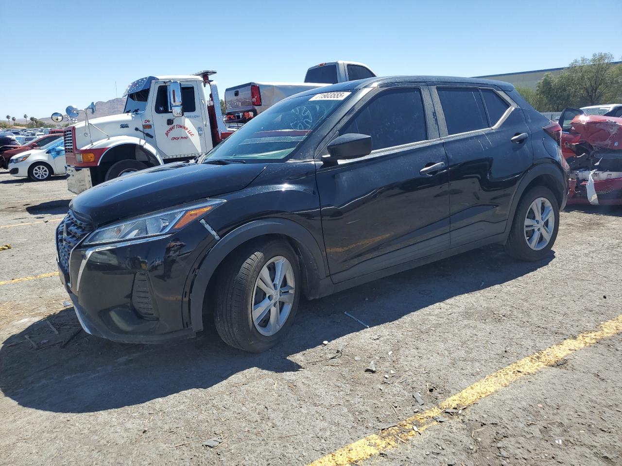  Salvage Nissan Kicks