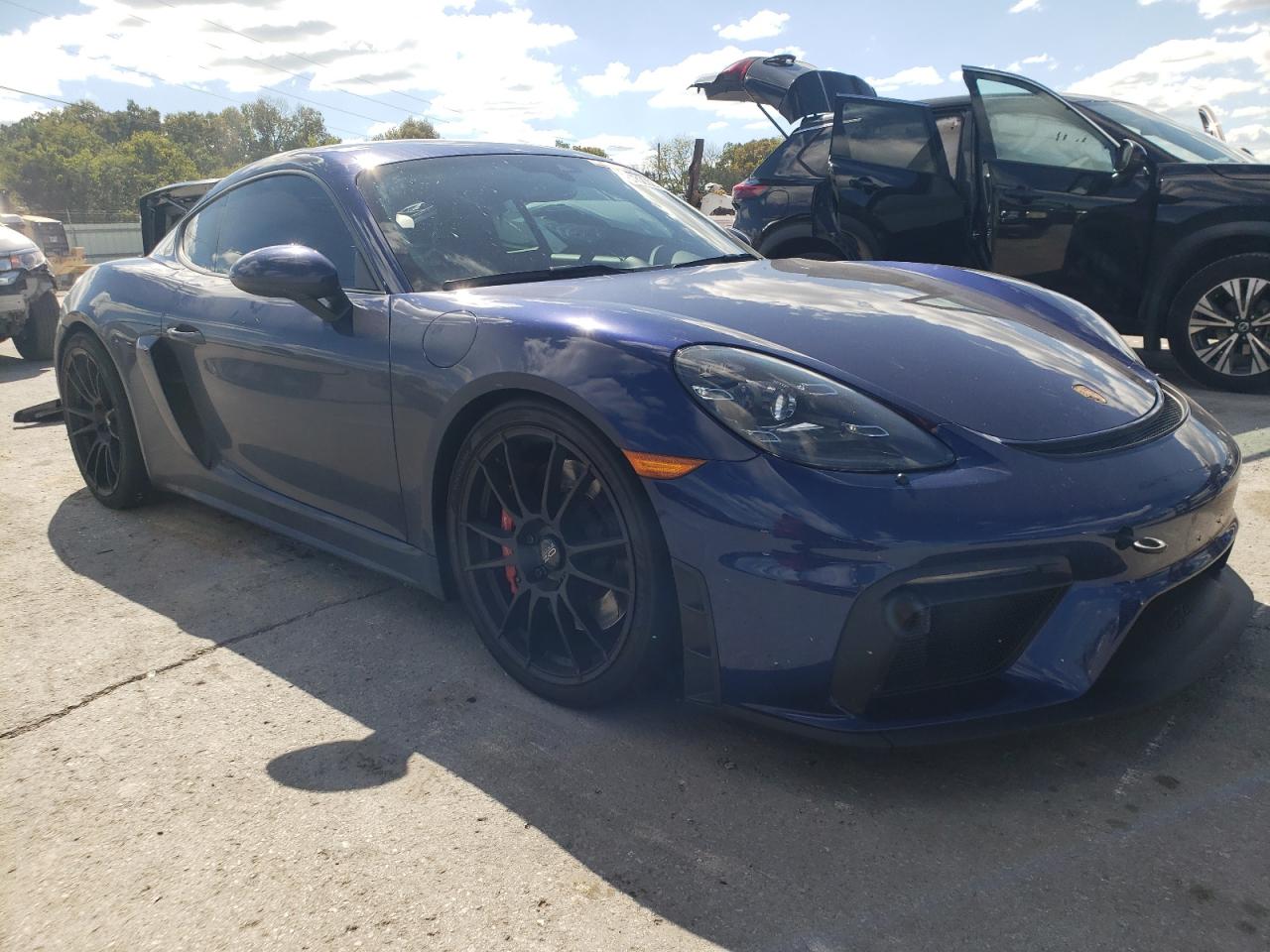 PORSCHE CAYMAN GT4