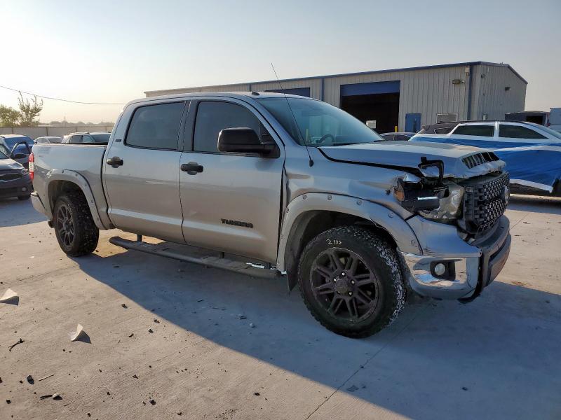 2018 TOYOTA TUNDRA CREWMAX SR5 5TFEM5F10JX128075