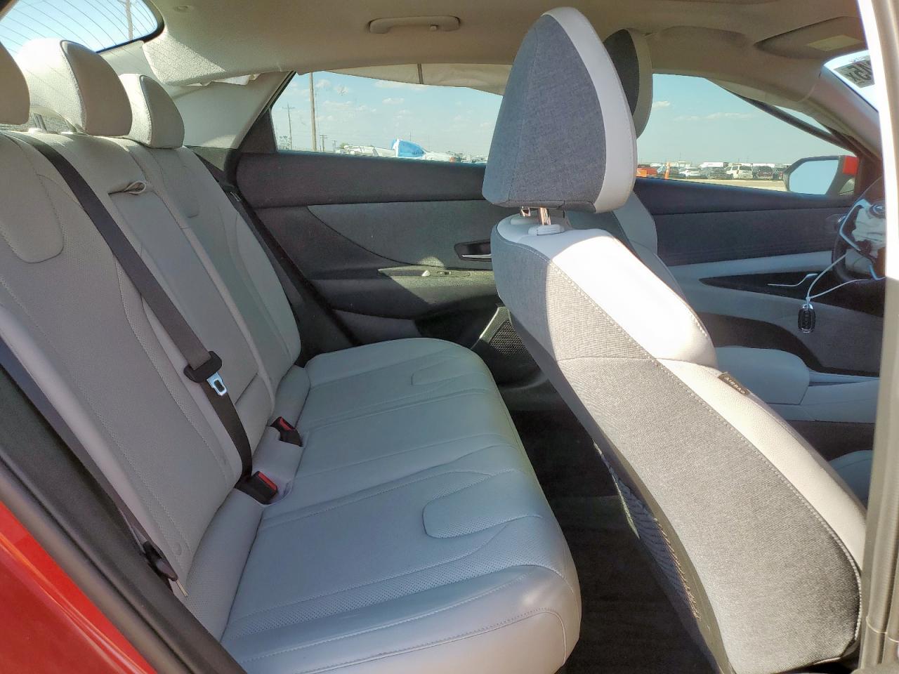 HYUNDAI ELANTRA LIMITED