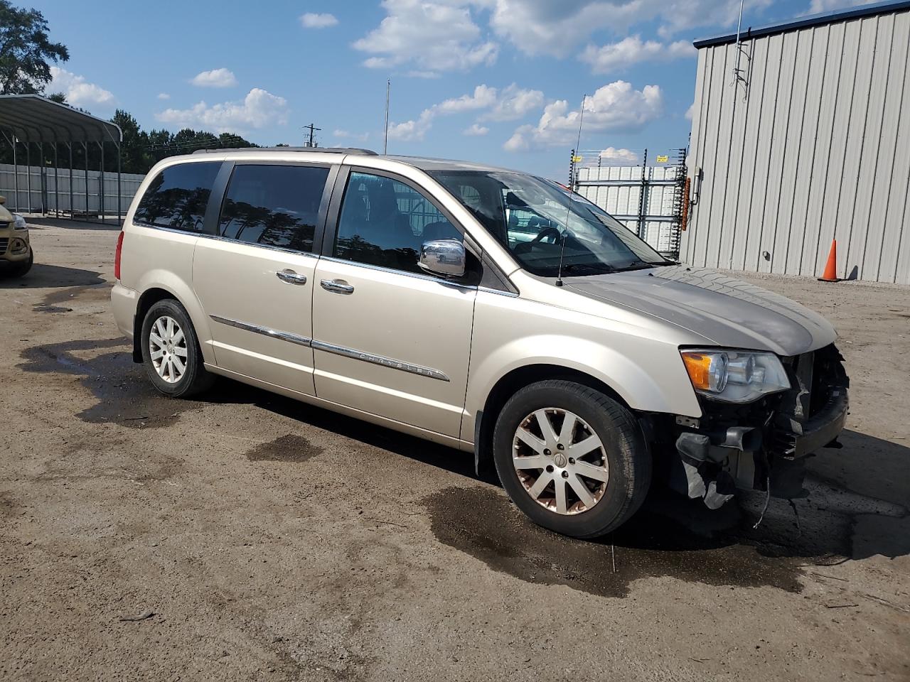 CHRYSLER TOWN & COUNTRY TOURING L