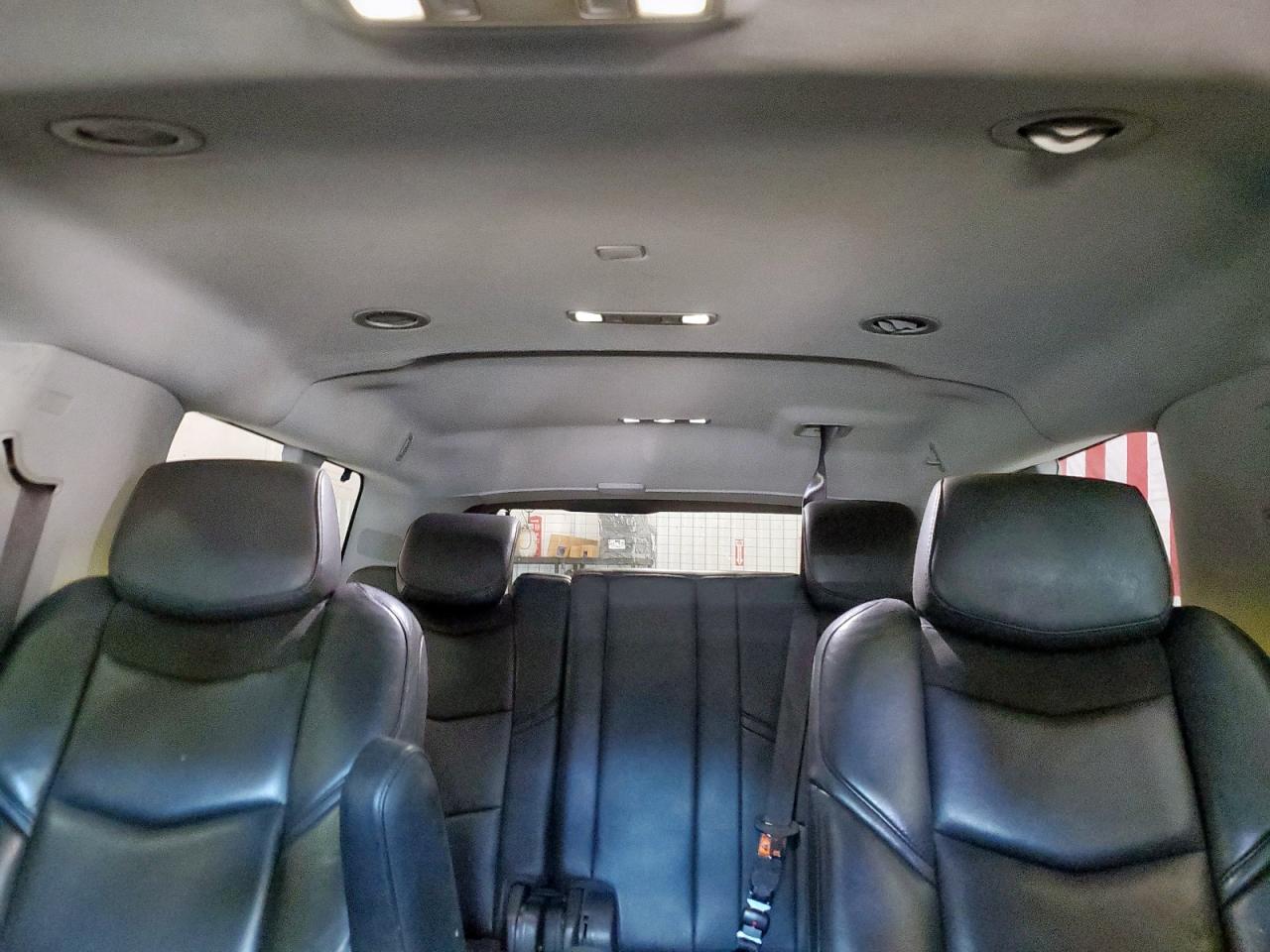 CADILLAC ESCALADE ESV LUXURY