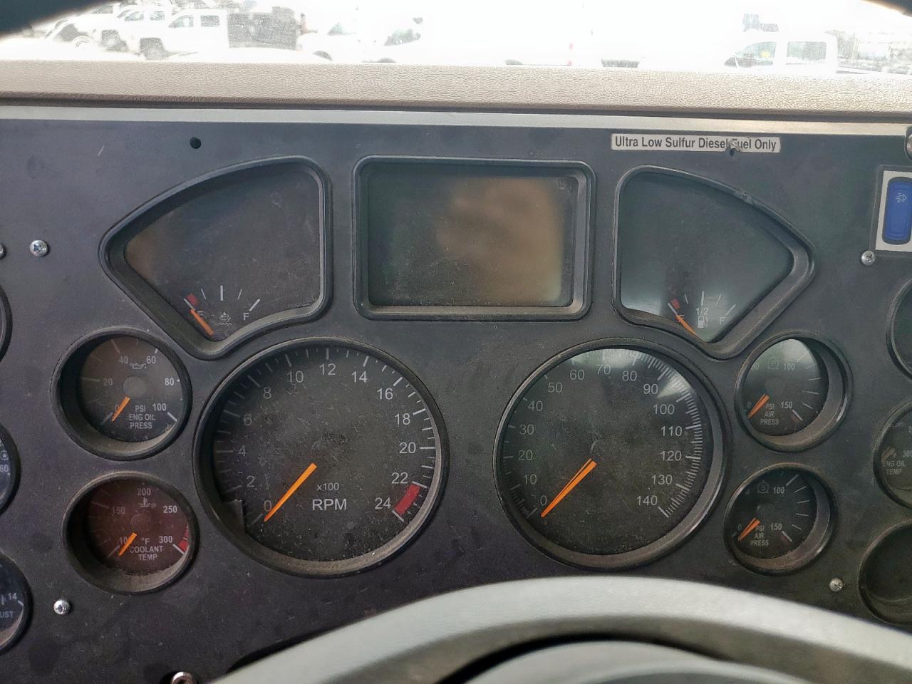 Lot #3315990080 2013 MACK 700 GU700