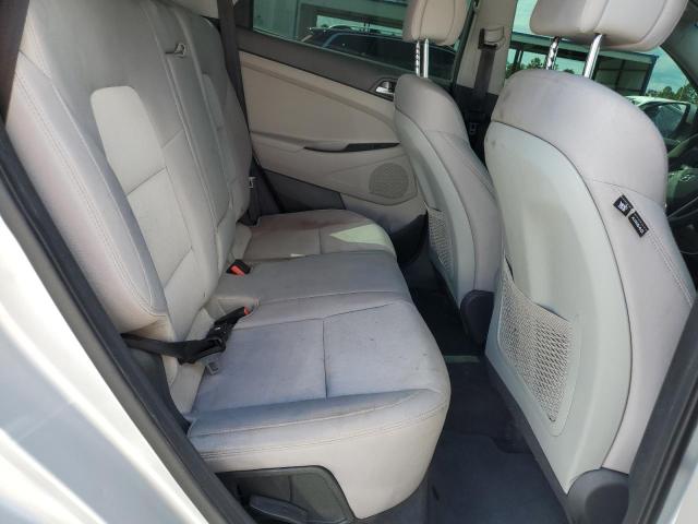2018 HYUNDAI TUCSON SE KM8J23A41JU693720
