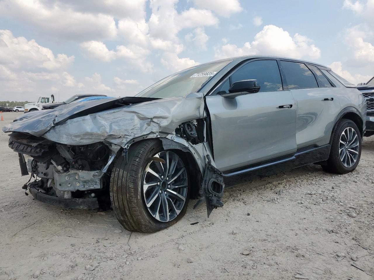 CADILLAC LYRIQ SPORT