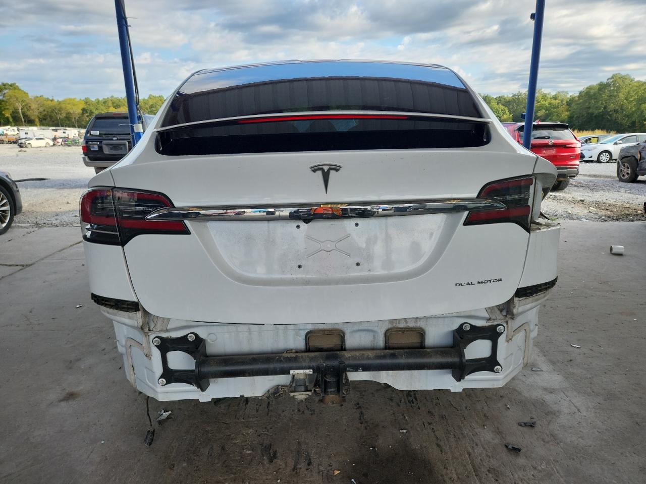 TESLA MODEL X
