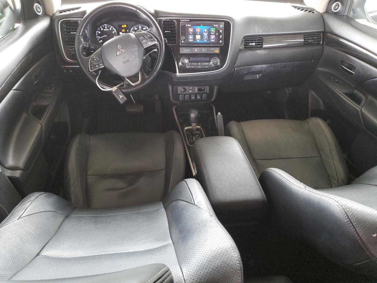 MITSUBISHI OUTLANDER SE