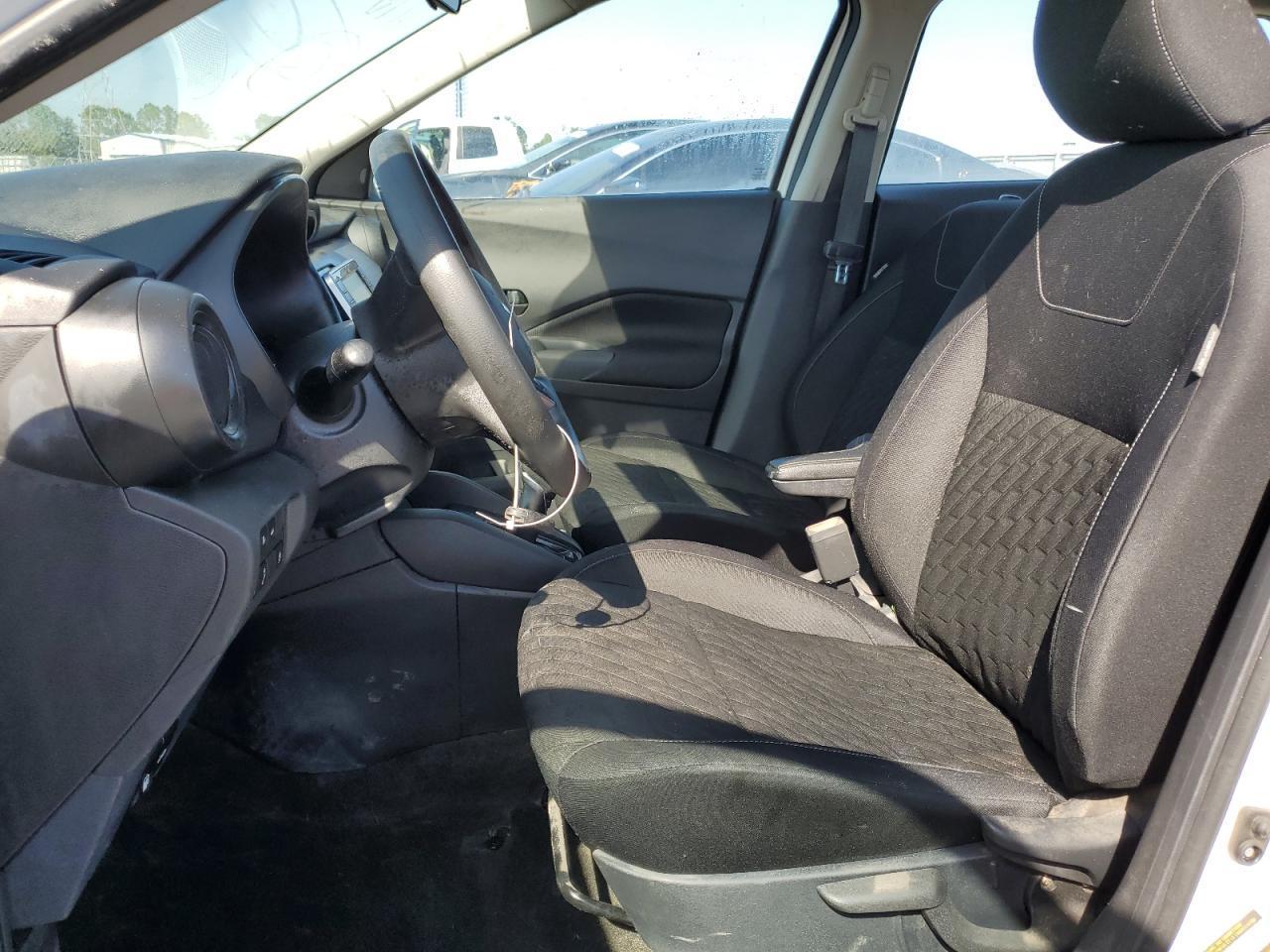 NISSAN KICKS S
