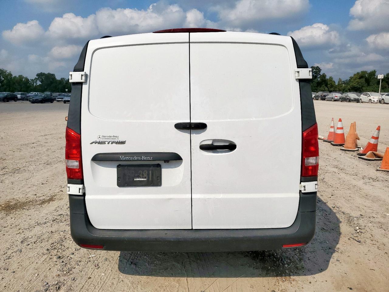 MERCEDES-BENZ METRIS