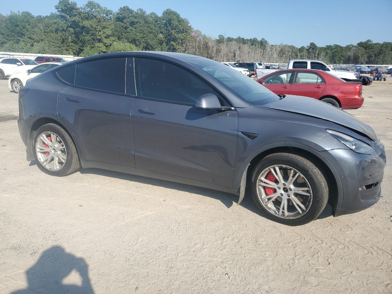 TESLA MODEL Y