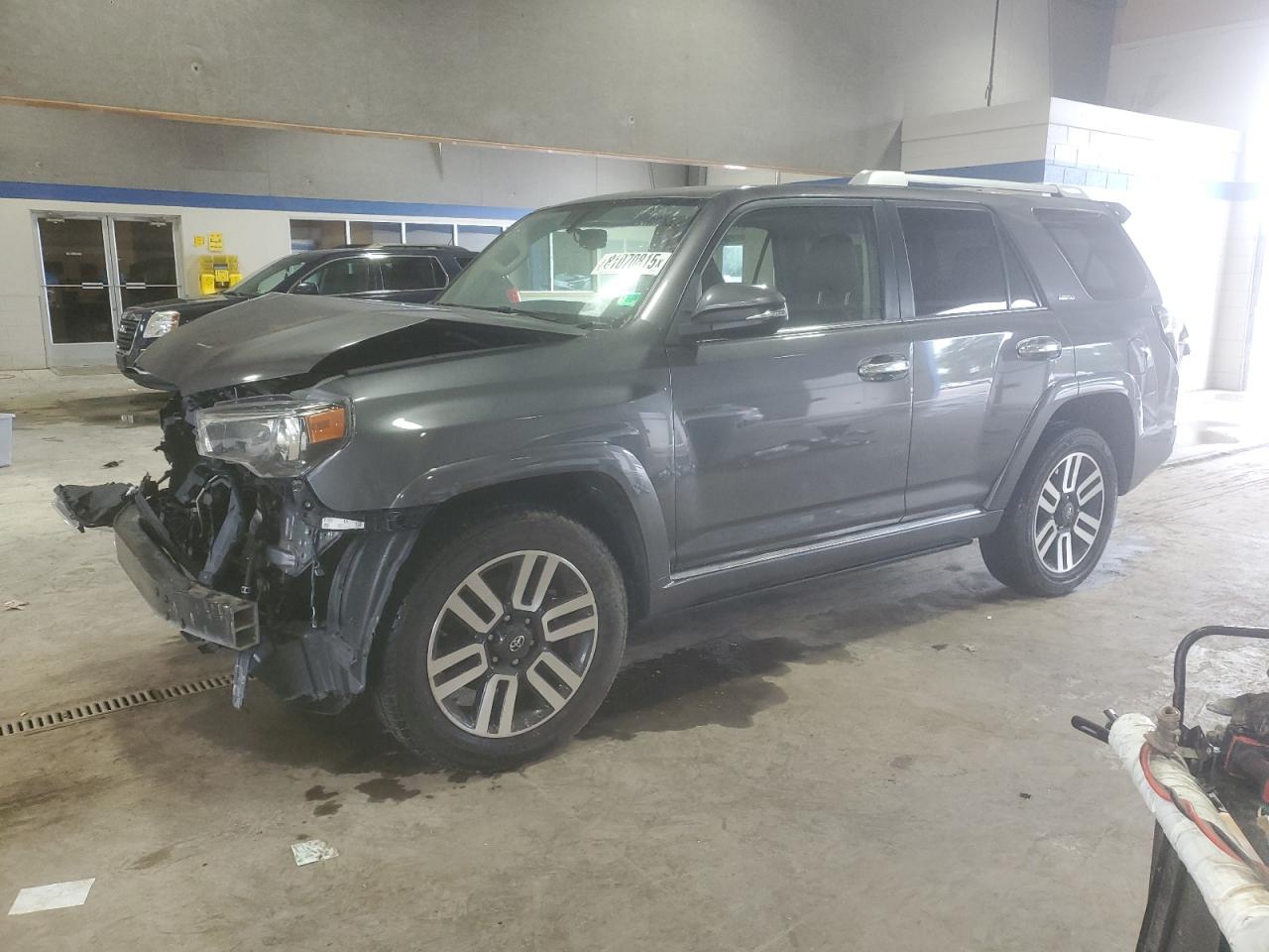 TOYOTA 4RUNNER SR5/SR5 PREMIUM