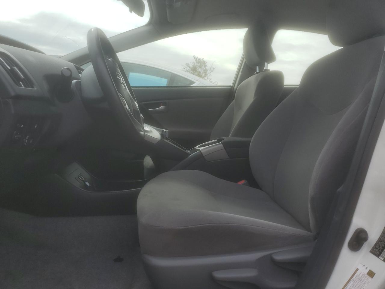 TOYOTA PRIUS PLUG-IN