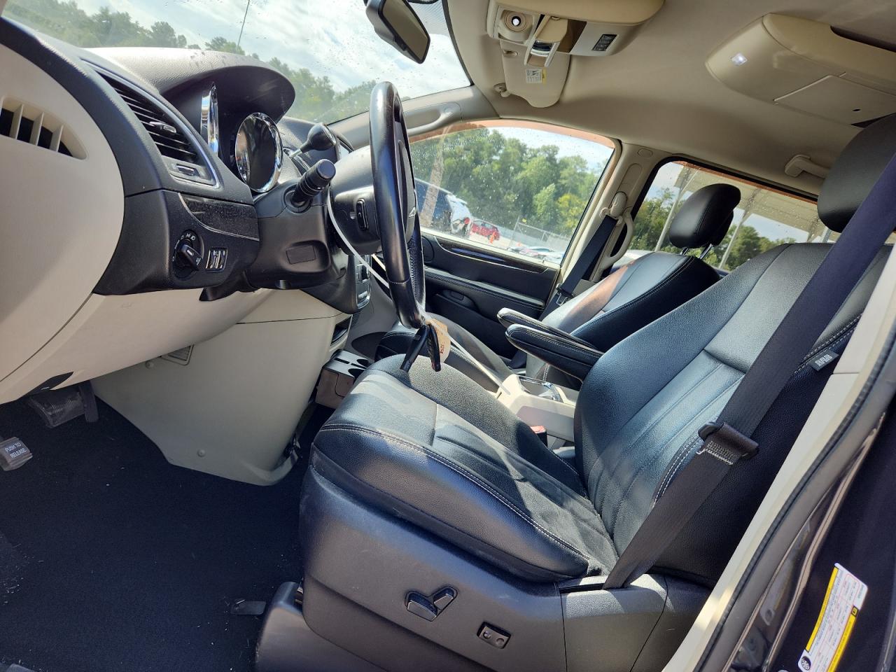 CHRYSLER TOWN & COUNTRY TOURING